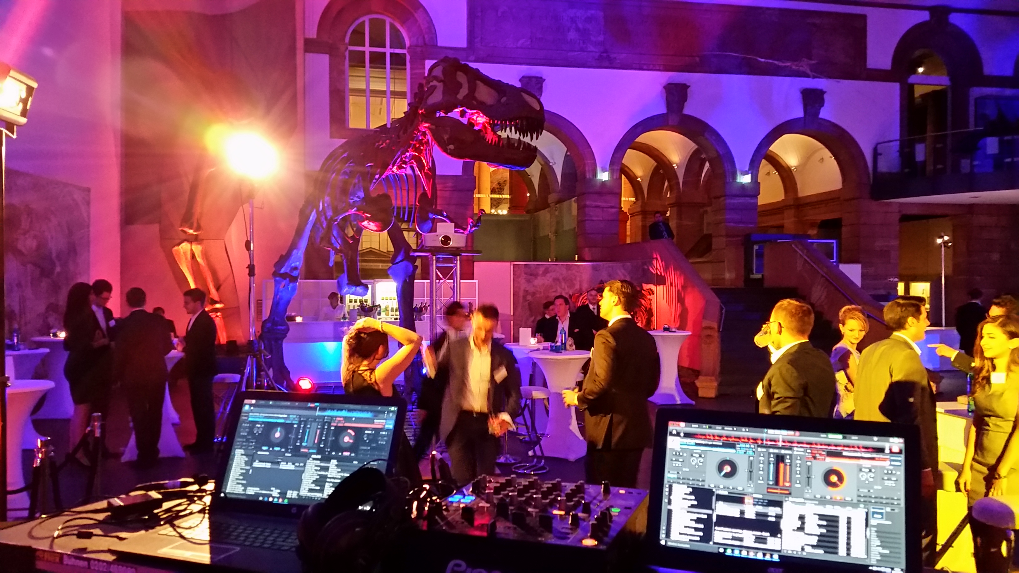 After-Show-Party mit Band DJ
